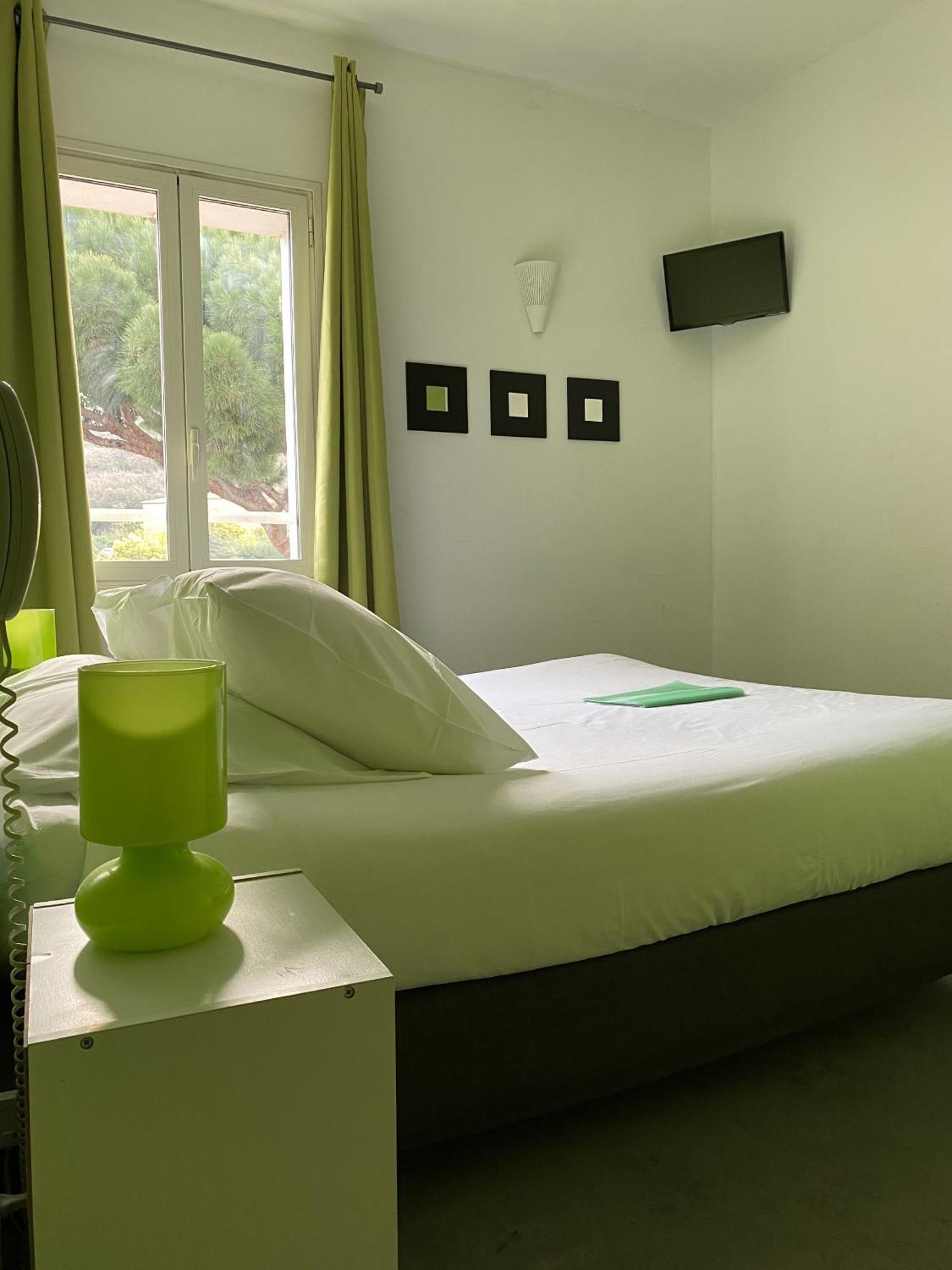 Hotel La Rotonde Ла Круа-Вальме Экстерьер фото